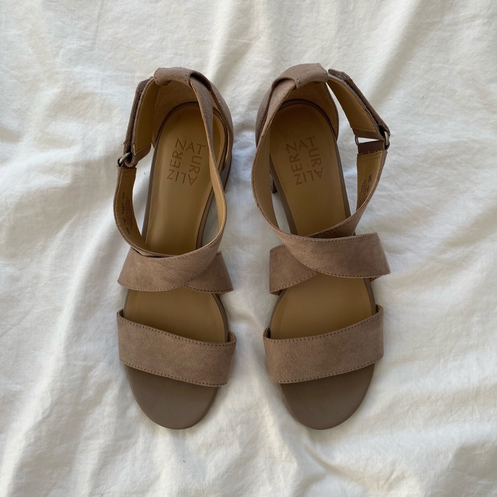 Naturalizer Women's Brown Strappy Sandals